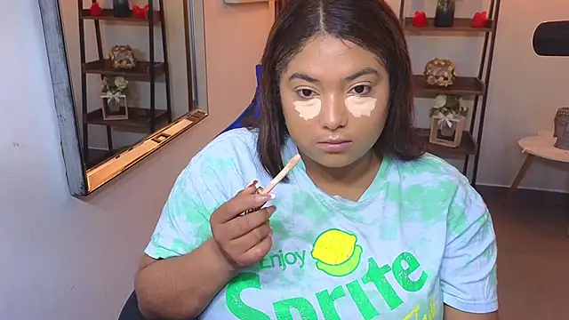 Snapshot of Kenya--Buhle chatting on February 22, 2026, 11:01 am Kenya--Buhle online show from February 22, 2026, 11:01 am