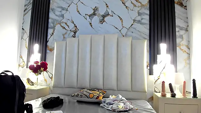 cinthya11 online show from January 20, 2025, 7:14 pm