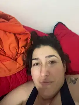 Snapshot of andreaisis2 chatting on July 5, 2026, 5:14 am andreaisis2 online show from July 5, 2026, 5:14 am