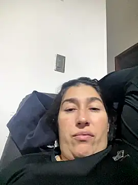 Snapshot of andreaisis2 chatting on December 14, 2025, 5:13 am andreaisis2 online show from December 14, 2025, 5:13 am