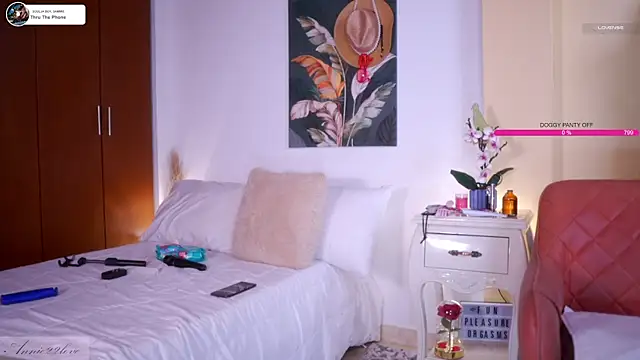 annie22love online show from February 26, 2025, 8:04 pm