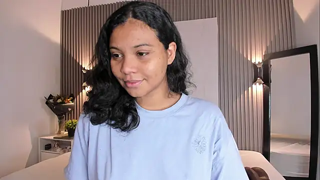 Snapshot of Zafiiraa chatting on December 2, 2025, 11:56 am Zafiiraa online show from December 2, 2025, 11:56 am