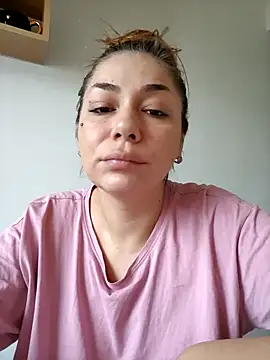 Snapshot of Ella_sweety chatting on November 4, 2025, 7:23 am Ella sweety online show from November 4, 2025, 7:23 am