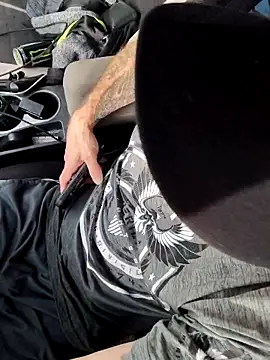 J-Dubb online show from November 17, 2025, 8:35 pm