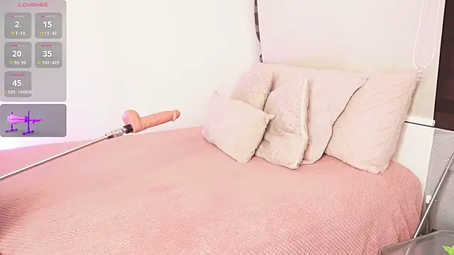 Snapshot of Alexxandra_12 chatting on October 28, 2025, 9:08 am Alexxandra 12 online show from October 28, 2025, 9:08 am