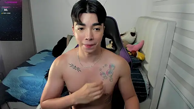 santy7v7 online show from October 28, 2025, 1:21 pm