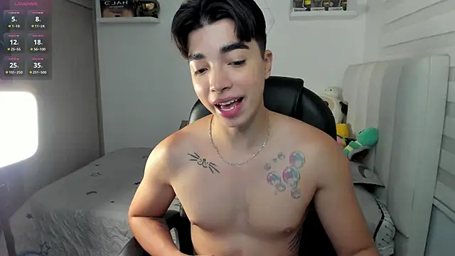 santy7v7 online show from November 22, 2025, 1:10 pm