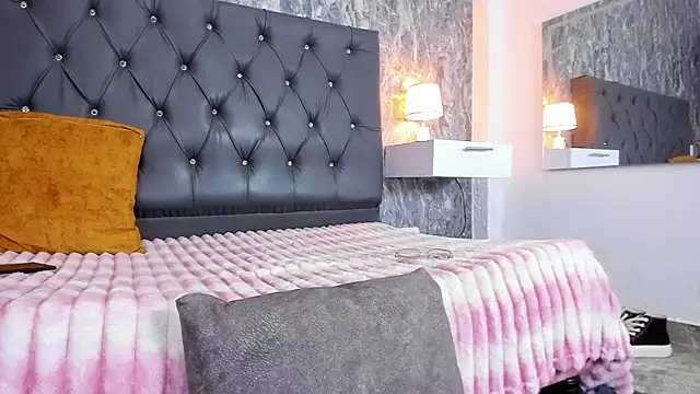 Lia sarahi online show from February 11, 2026, 7:47 pm