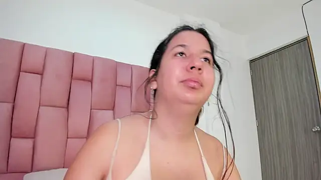 Snapshot of Lia_sarahi chatting on December 5, 2025, 11:53 am Lia sarahi online show from December 5, 2025, 11:53 am