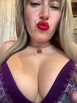 Kittenforyou online show from April 6, 2026, 12:39 pm