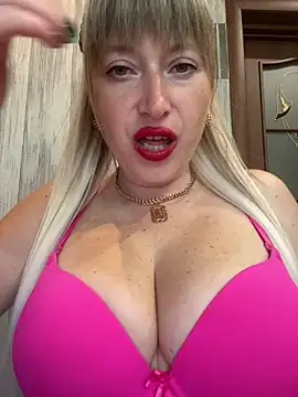 Kittenforyou online show from June 6, 2026, 11:59 am
