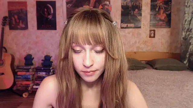 Snapshot of Friendly_Ellie chatting on July 2, 2026, 3:56 am Friendly Ellie online show from July 2, 2026, 3:56 am