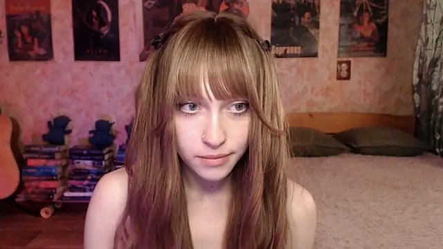 Snapshot of Friendly_Ellie chatting on May 29, 2026, 12:27 am Friendly Ellie online show from May 29, 2026, 12:27 am