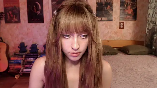 Snapshot of Friendly_Ellie chatting on July 15, 2026, 12:17 am Friendly Ellie online show from July 15, 2026, 12:17 am