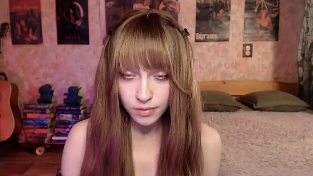 Snapshot of Friendly_Ellie chatting on June 4, 2026, 11:20 pm Friendly Ellie online show from June 4, 2026, 11:20 pm