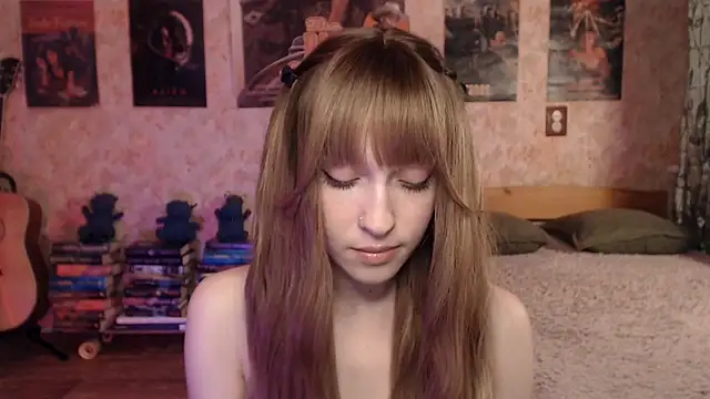 Friendly Ellie online show from April 19, 2026, 12:28 pm