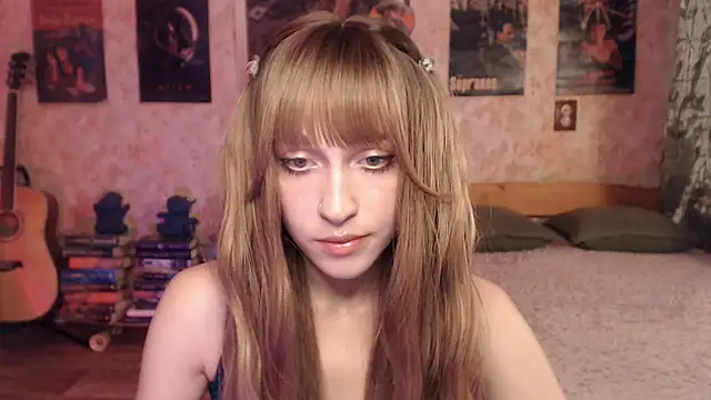 Snapshot of Friendly_Ellie chatting on June 30, 2026, 12:21 am Friendly Ellie online show from June 30, 2026, 12:21 am