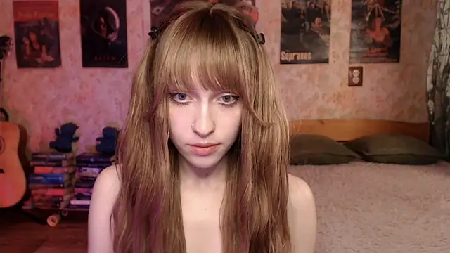 Snapshot of Friendly_Ellie chatting on May 26, 2026, 11:14 pm Friendly Ellie online show from May 26, 2026, 11:14 pm