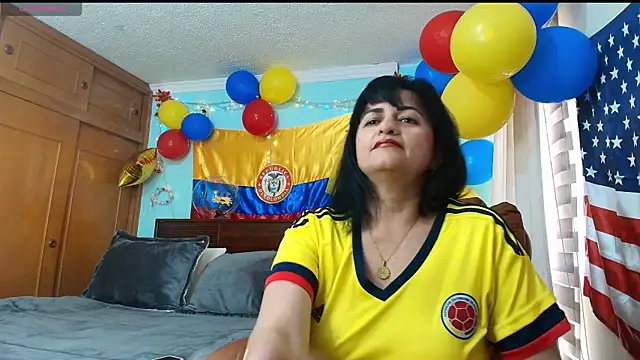 Snapshot of ISABEEL_SOFIA01 chatting on July 7, 2026, 6:33 pm ISABEEL SOFIA01 online show from July 7, 2026, 6:33 pm