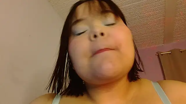 sexychubby    online show from May 13, 2026, 6:26 pm