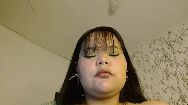 sexychubby    online show from November 13, 2025, 7:51 pm