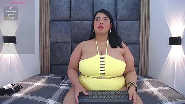 AmandaRousel online show from October 29, 2025, 3:00 pm