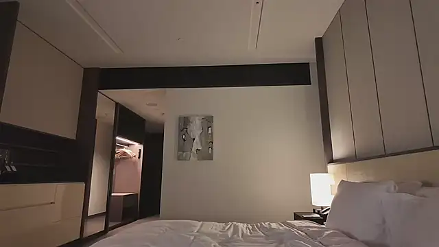 Snapshot of lukegunn chatting on October 9, 2025, 12:49 pm lukegunn online show from October 9, 2025, 12:49 pm