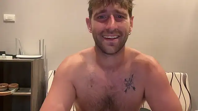 Snapshot of lukegunn chatting on June 9, 2026, 12:00 am lukegunn online show from June 9, 2026, 12:00 am