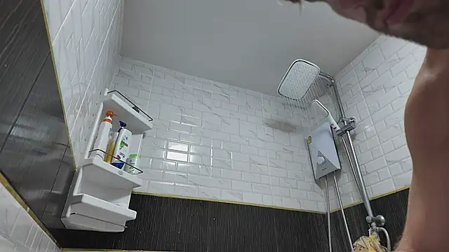 Snapshot of lukegunn chatting on September 9, 2025, 10:52 pm lukegunn online show from September 9, 2025, 10:52 pm