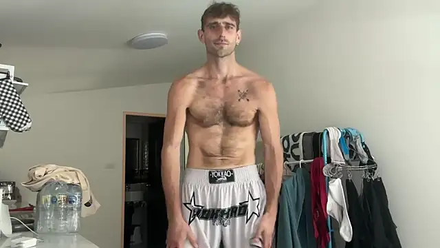 Snapshot of lukegunn chatting on December 21, 2024, 2:09 am lukegunn online show from December 21, 2024, 2:09 am