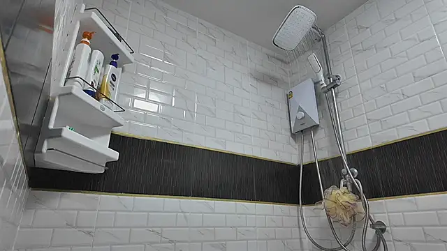 Snapshot of lukegunn chatting on September 27, 2025, 10:27 pm lukegunn online show from September 27, 2025, 10:27 pm