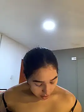 Amandanauty online show from November 5, 2025, 7:17 pm