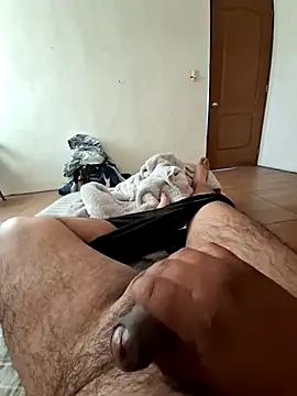 Calamaco07 online show from October 13, 2025, 1:23 pm