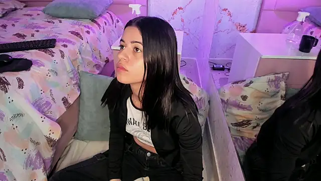 IvySanders1 online show from November 10, 2025, 12:54 pm