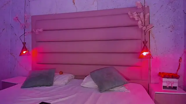 IvySanders1 online show from September 24, 2025, 12:55 pm