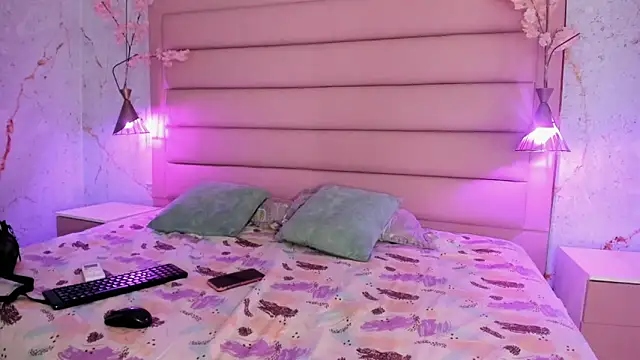 IvySanders1 online show from October 29, 2025, 12:59 pm