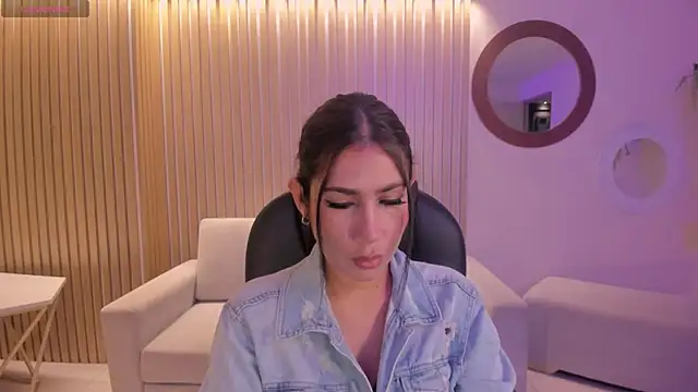 Snapshot of MarieJaneX chatting on January 18, 2025, 10:49 am MarieJaneX online show from January 18, 2025, 10:49 am