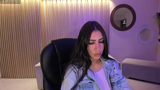 Snapshot of MarieJaneX chatting on January 14, 2025, 10:48 am MarieJaneX online show from January 14, 2025, 10:48 am