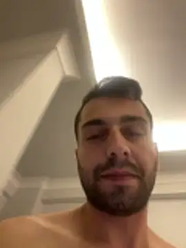 Snapshot of Emre-34 chatting on December 16, 2025, 1:59 pm Emre-34 online show from December 16, 2025, 1:59 pm