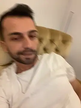 Snapshot of Emre-34 chatting on November 9, 2025, 3:49 pm Emre-34 online show from November 9, 2025, 3:49 pm