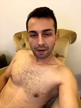 Snapshot of Emre-34 chatting on November 13, 2025, 10:46 pm Emre-34 online show from November 13, 2025, 10:46 pm