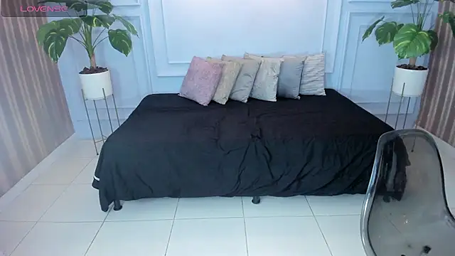 cintiagreyx online show from March 28, 2026, 11:33 am