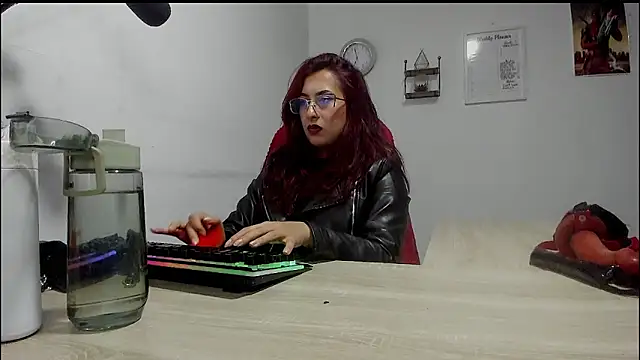 Snapshot of Scarlett_Sen chatting on February 17, 2025, 3:44 pm Scarlett Sen online show from February 17, 2025, 3:44 pm