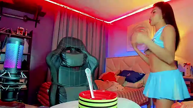 Snapshot of Amethyst_ts chatting on November 28, 2025, 5:13 pm Amethyst ts online show from November 28, 2025, 5:13 pm