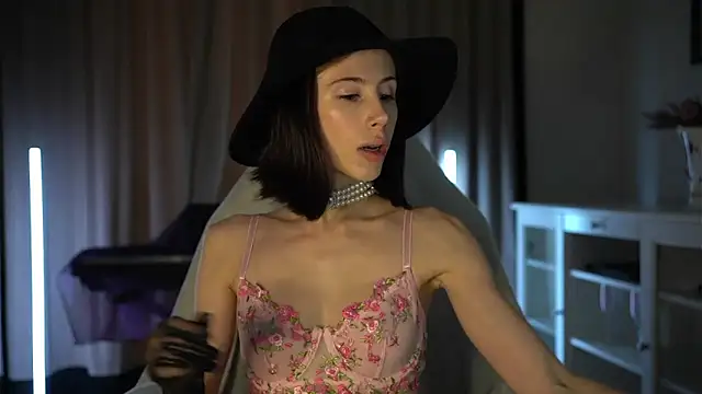 Your Nicolett online show from September 26, 2025, 4:41 am