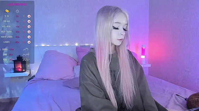 Snapshot of Misty_Shadow chatting on January 26, 2025, 2:14 am Misty Shadow online show from January 26, 2025, 2:14 am