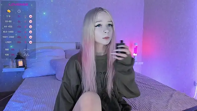 Snapshot of Misty_Shadow chatting on December 14, 2024, 9:13 pm Misty Shadow online show from December 14, 2024, 9:13 pm