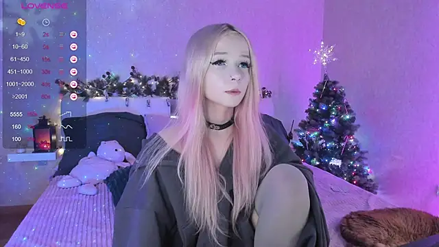 Snapshot of Misty_Shadow chatting on December 25, 2024, 10:37 pm Misty Shadow online show from December 25, 2024, 10:37 pm