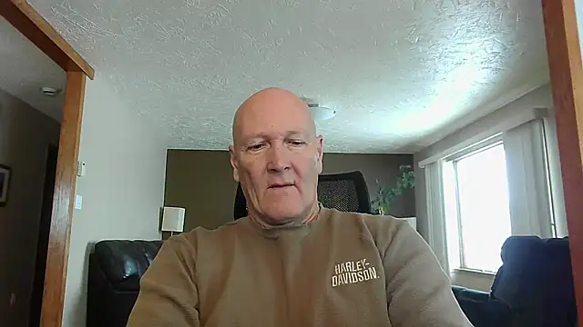 Snapshot of BasicAnt chatting on November 28, 2025, 3:45 pm BasicAnt online show from November 28, 2025, 3:45 pm