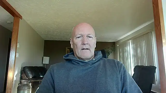 Snapshot of BasicAnt chatting on October 21, 2025, 3:11 pm BasicAnt online show from October 21, 2025, 3:11 pm